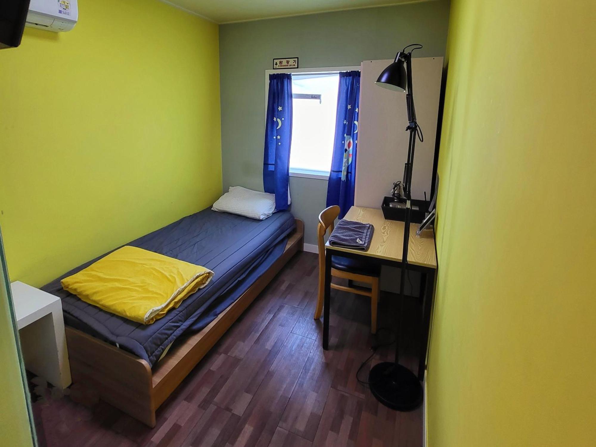 24 Guesthouse Sinchon Avenue 首爾 客房 照片