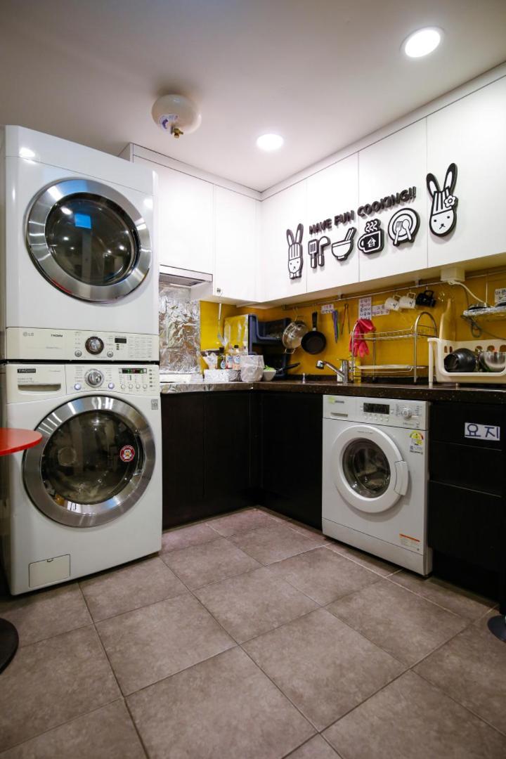 24 Guesthouse Sinchon Avenue 首爾 外观 照片