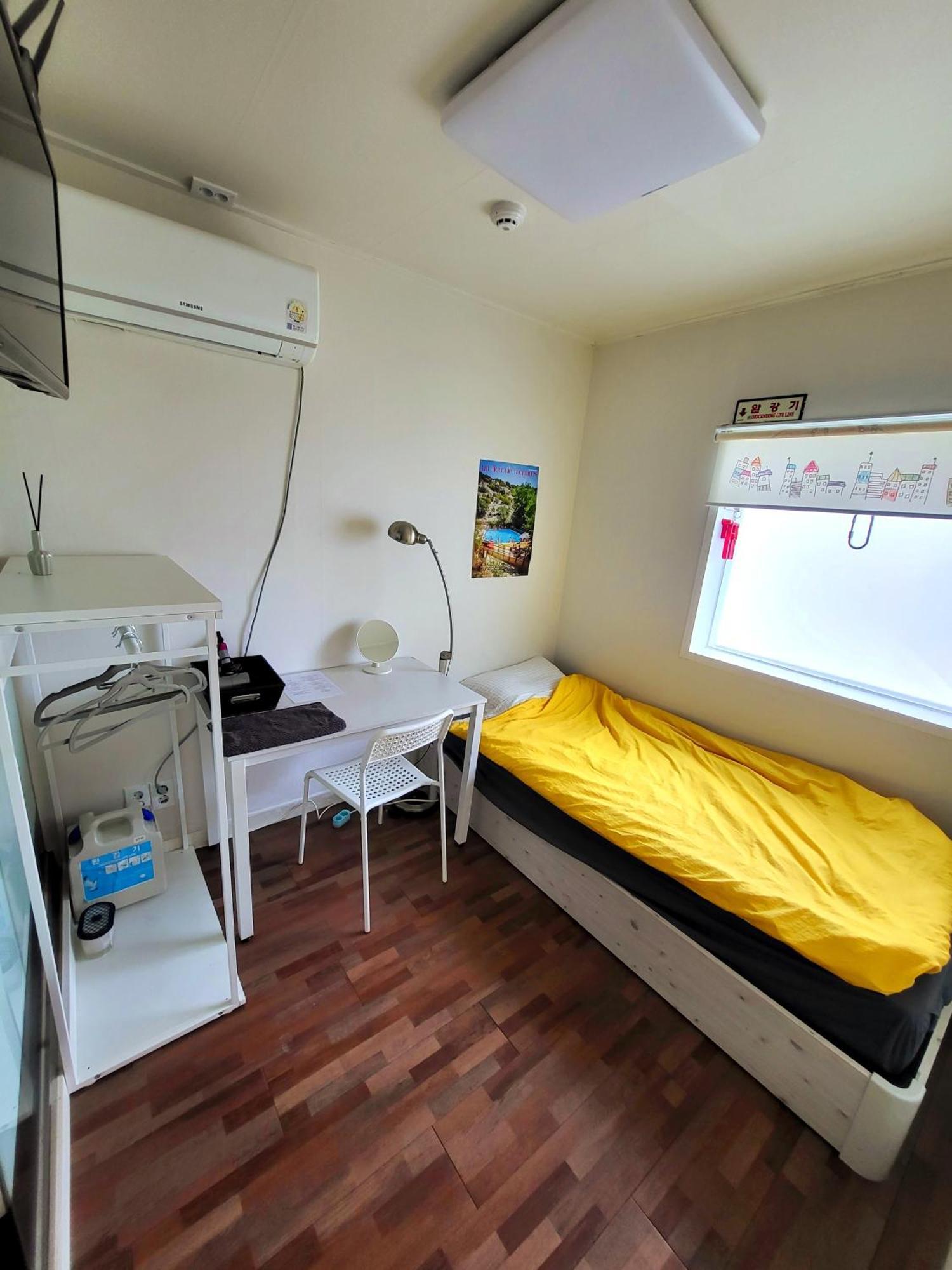 24 Guesthouse Sinchon Avenue 首爾 客房 照片