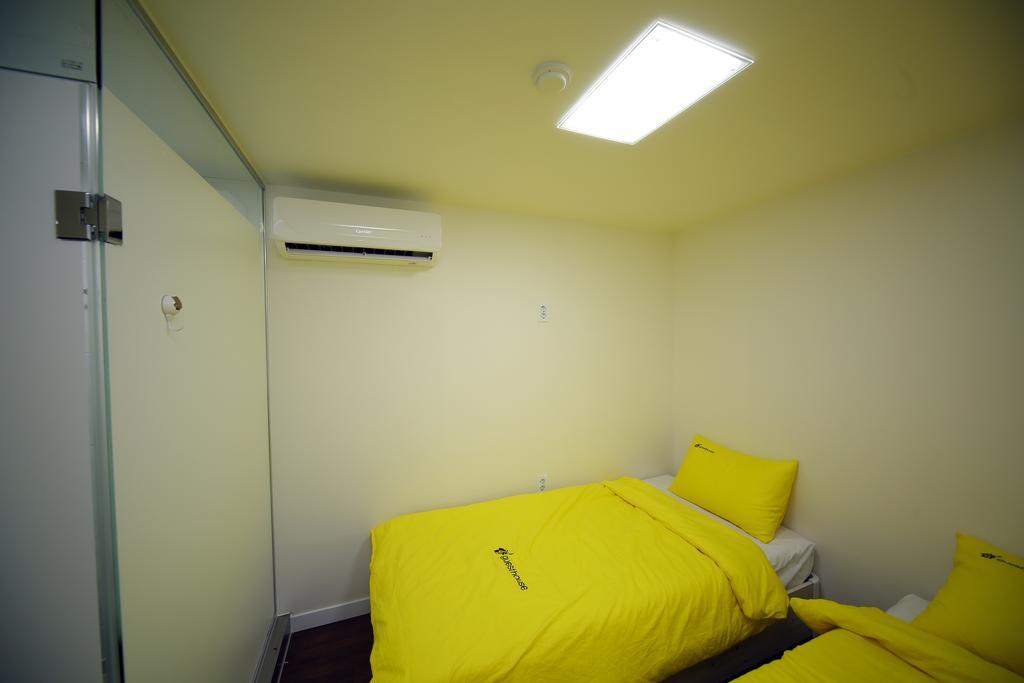 24 Guesthouse Sinchon Avenue 首爾 外观 照片