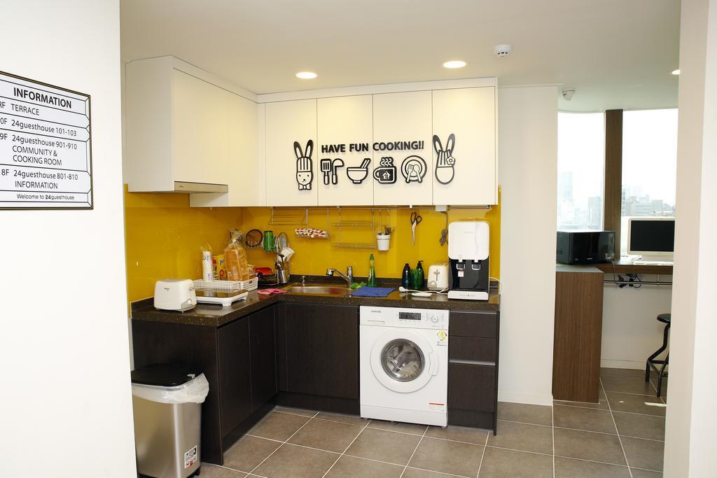 24 Guesthouse Sinchon Avenue 首爾 外观 照片