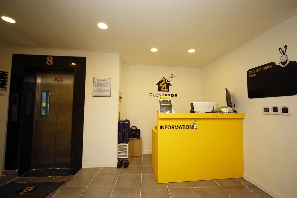 24 Guesthouse Sinchon Avenue 首爾 外观 照片