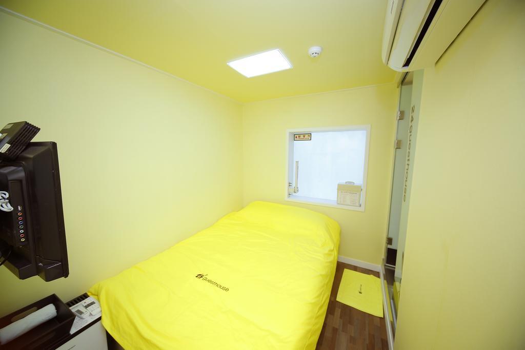 24 Guesthouse Sinchon Avenue 首爾 客房 照片